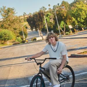 男生和女生亲夜总会偷情
