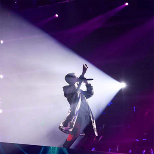 男生和女生亲夜总会偷情
